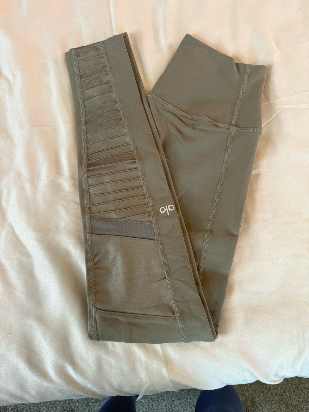 ALO Yoga Olive Green MotoLeggings